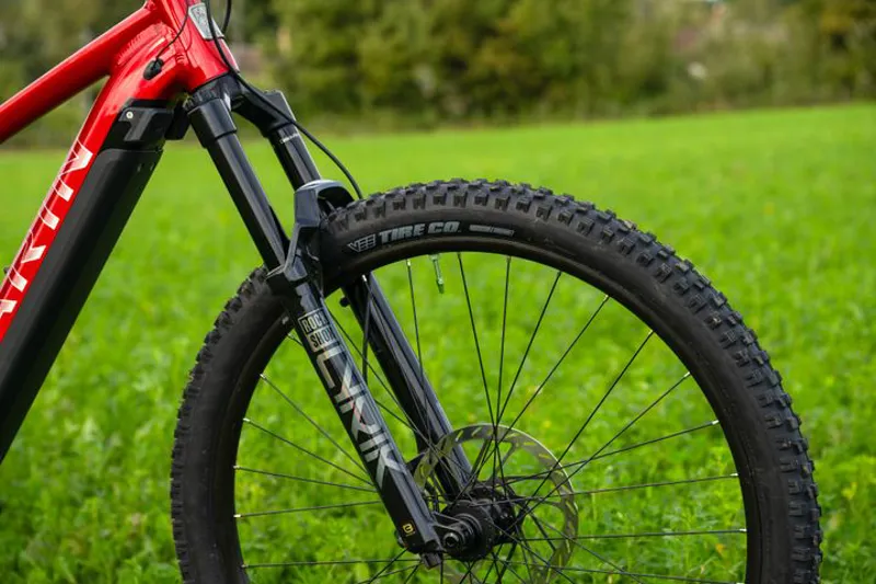 Marin Rift Zone E XR E.Mountain Bike - Red/ Black-9