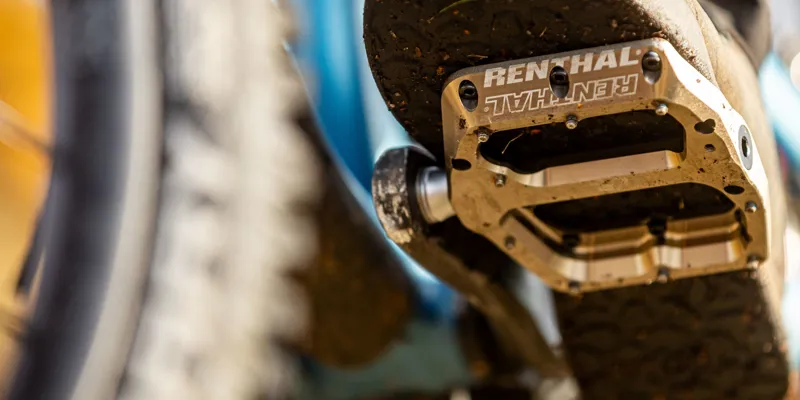 Renthal Revo-F Platform Pedals - Black-1