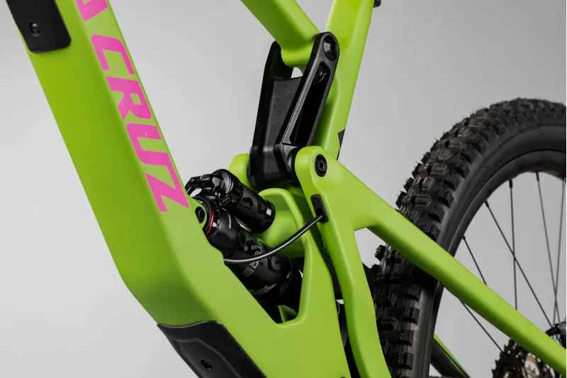 Santa Cruz Nomad C V5 R Spec - Adder Green/Magenta - Large-3