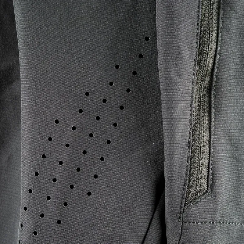 Leatt Trail 3.0 MTB Padded Pants in Ghost Black-2