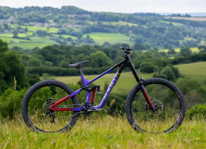 Marin Quake 29 Downhill Mountain Bike - Gloss Black/ Purple/ Red-6