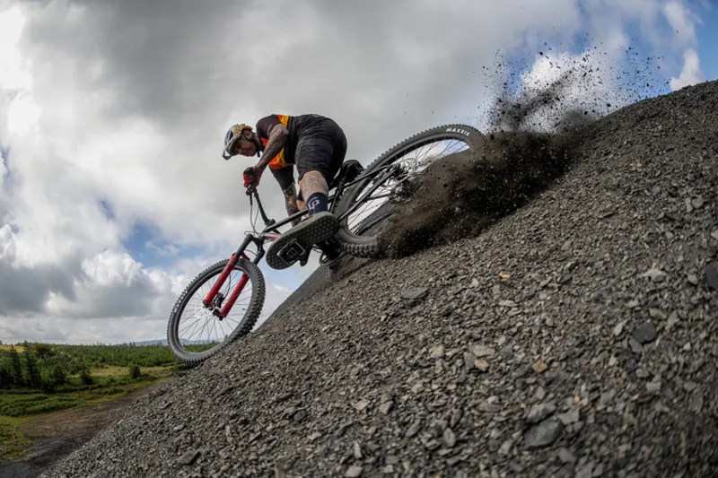 Marin El Roy 29 - Gloss Black Sparkle/ Red-10