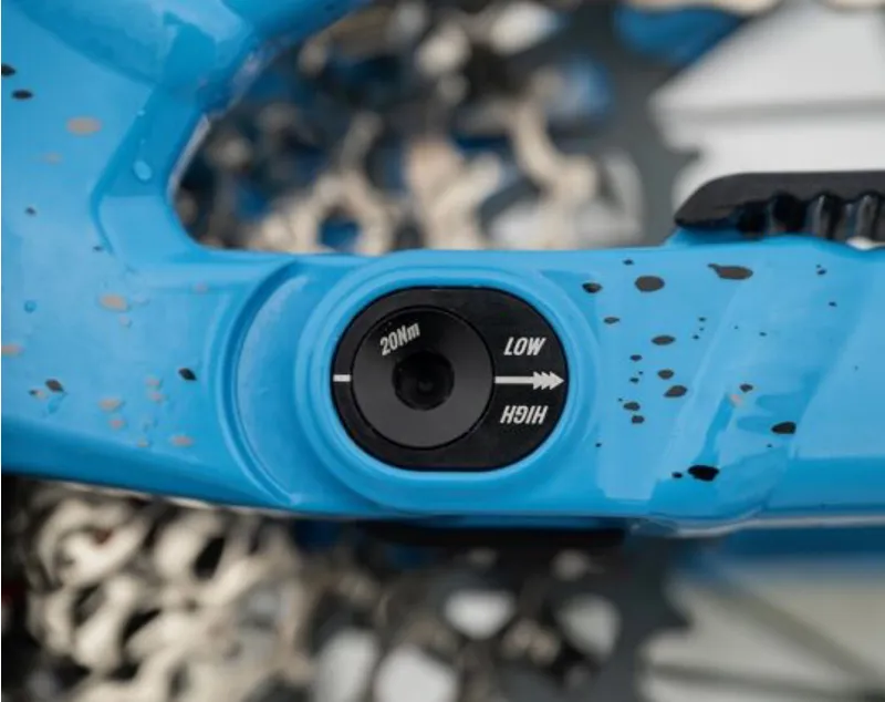 Marin Alpine Trail XR AXS Mountain Bike - Gloss Magenta/ Blue/ Black-3