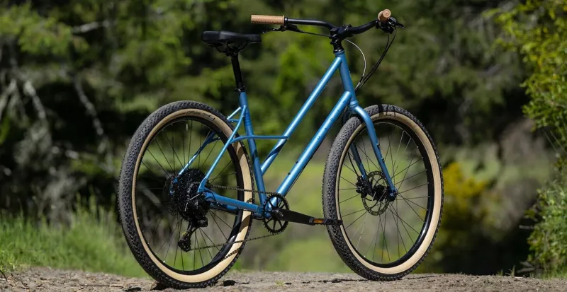 Marin Larkspur 1 Hybrid Bike - Gloss Metallic Blue/ Dark Blue-3