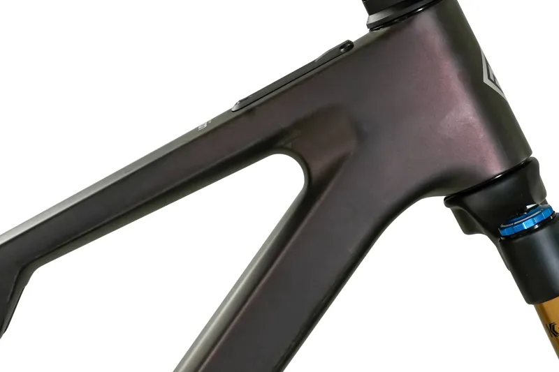 Megamo Reason CRB 01 E.Mountain Bike - Satin Garnet UD-1