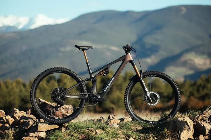 Megamo Reason CRB 03 AXS E.Mountain Bike - Satin Garnet UD-2
