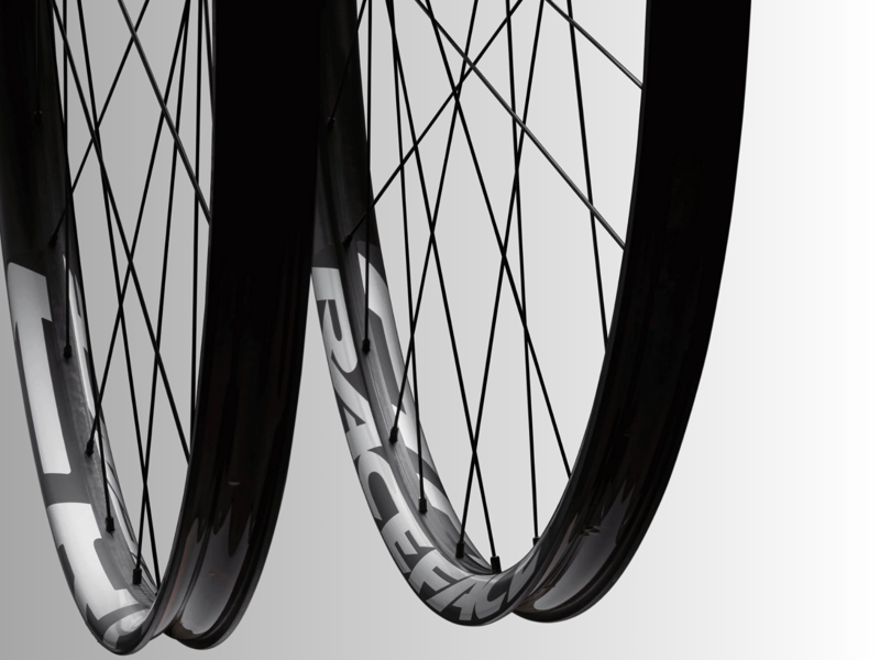 RaceFace ERA Mountain Bike Carbon Wheels - Black/ Silver-9