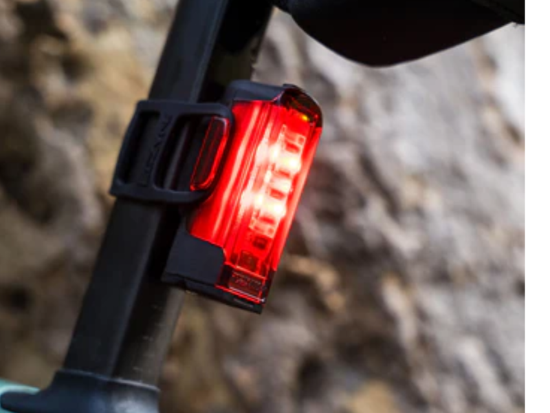 Lezyne Strip Drive Pro 400Plus Rear Light-2