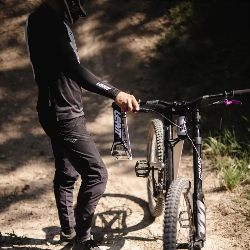 Leatt MTB 1.0 Ride Kit Jersey and Pants Set - Black/ Black-6