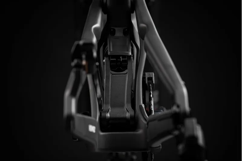 Santa Cruz Nomad V6 CC Frame - Coil - Matt Carbon-2