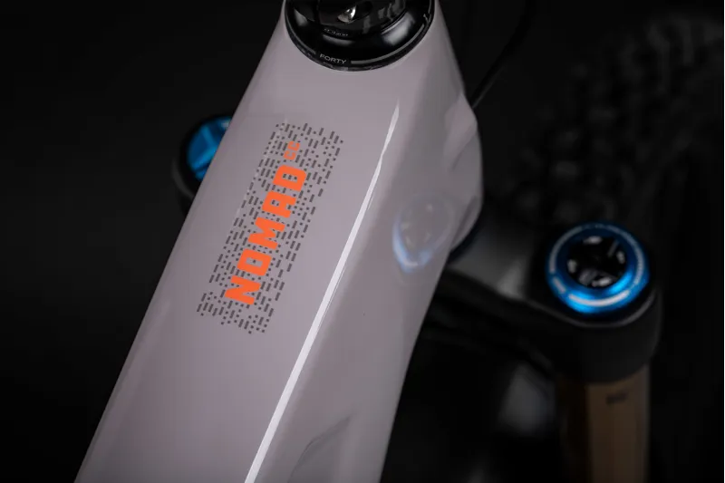 Santa Cruz Nomad V6 CC Frame Air - Gloss Gypsum-3