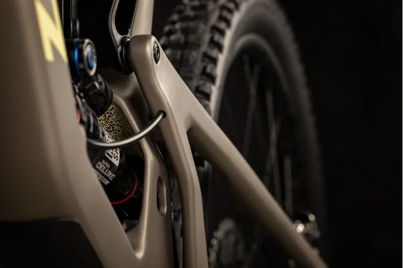 Santa Cruz 5010 CC V5 Frame - Matte Nickel-10