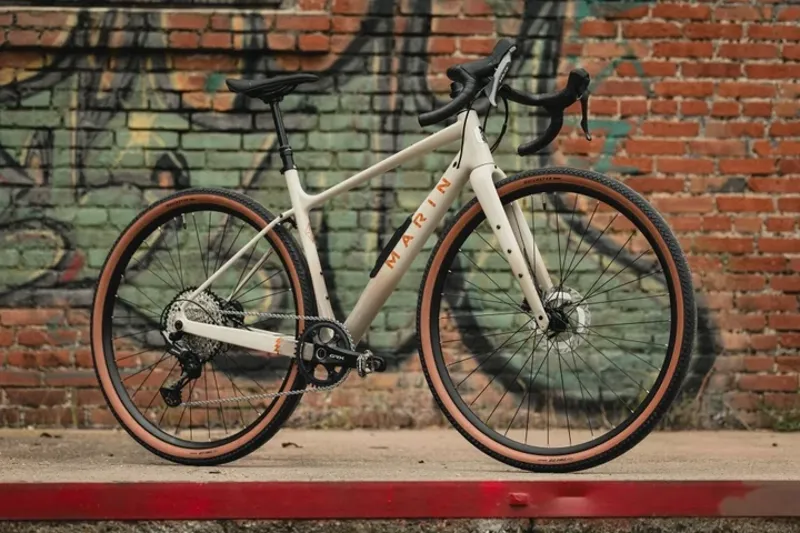 Marin Headlands 1 Gravel Bike - Gloss Grey/ Black-3