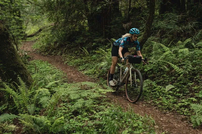 Marin Headlands 1 Gravel Bike - Gloss Grey/ Black-2