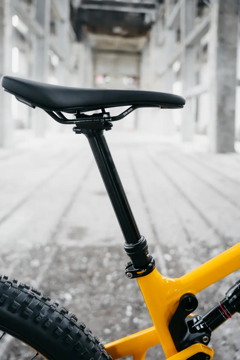 Nukeproof Reactor Alloy 29 Pro Eagle 90 Full Suspension Bike - Yellow-10