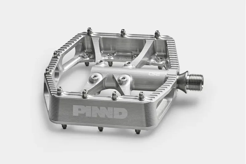 Pinnd CS2 Flat Pedals - Natural Silver