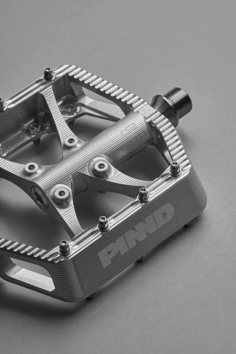 Pinnd CS2 Flat Pedals - Natural Silver-3
