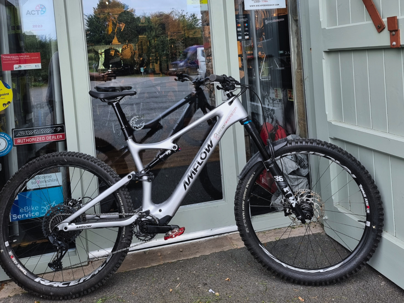 Amflow PL Carbon 800Wh - X.Large - Satin Silver - Ex Demo-1