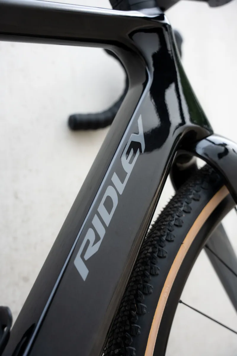 Ridley E-Astr - Apex XPLR AXS 12 Speed - Gloss Dove Grey/ UD Carbon-2