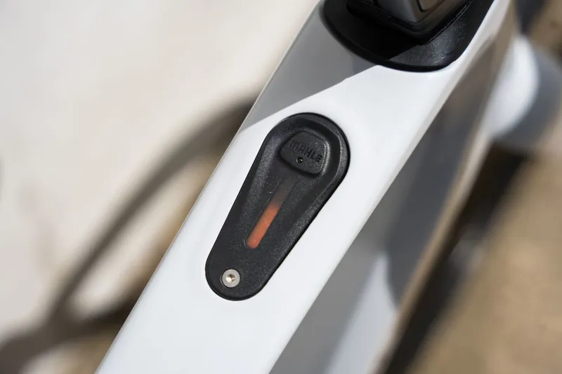 Ridley E-Grifn 105 Di2 E.Road Bike - Gloss Battle Ship Grey/ Candy Red-5