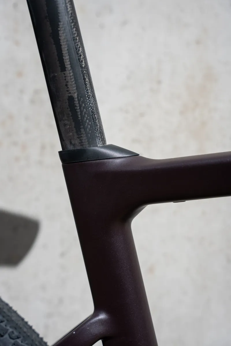 Ridley E-Grifn 105 Di2 E.Road Bike - Dark Plum Metallic/ Autumn Grey-1