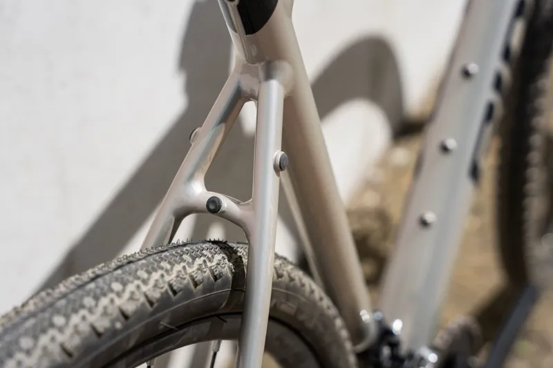 Ridley Grifn A Gravel GRX400 Gravel Bike Gloss Silver Chain Grey/ Black-4