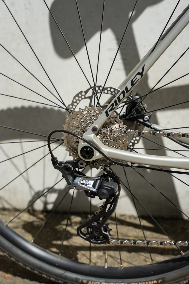 Ridley Grifn A Gravel GRX400 Gravel Bike Gloss Silver Chain Grey/ Black-2