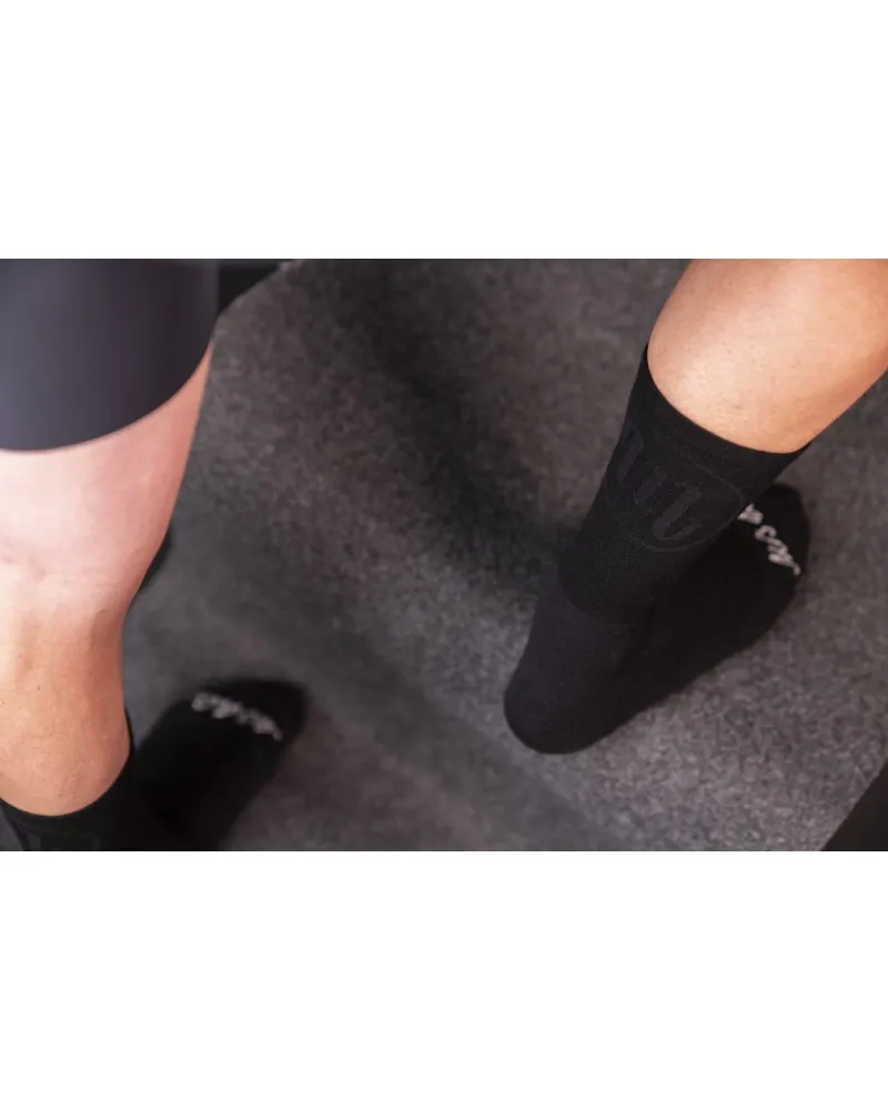 MB Wear Siberia Socks - Black-2