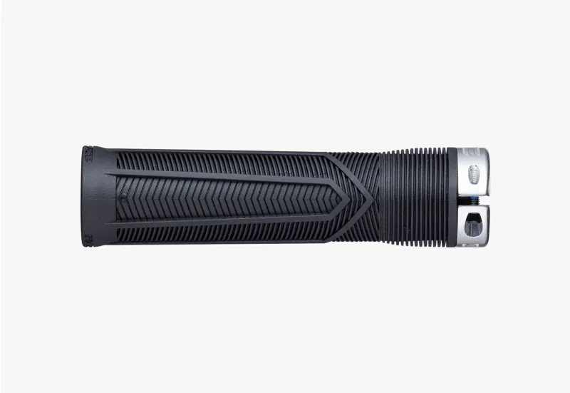 Race Face Chester Handlebar Grips - Black/ Silver-2