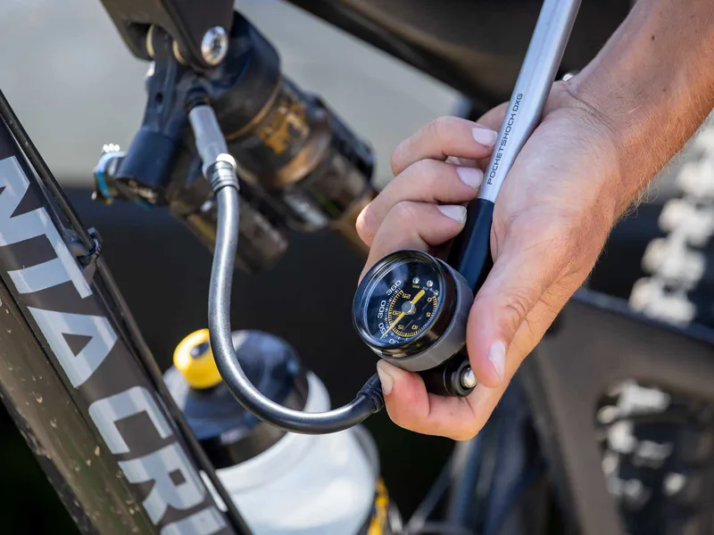 Topeak Pocket Shock DXG XL Shock Pump - Black/Silver-3
