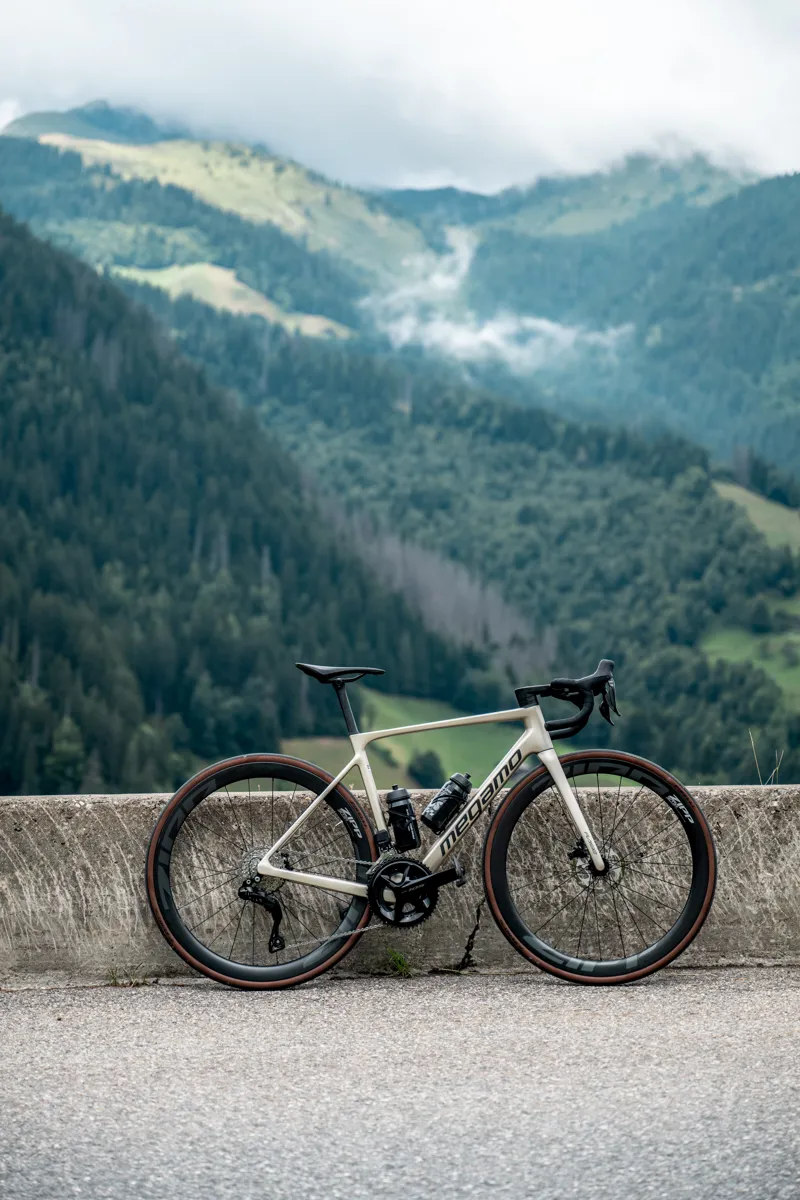 Megamo Raise 20 2026 Carbon Road Bike - Silver Ash-2