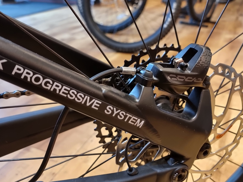 Thok TK01 Ohlins Dream E.bike Escape Custom Build -  X.Large - Black White-8