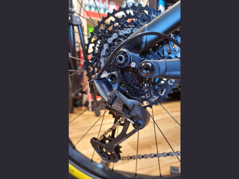 Thok TK01 Ohlins Dream E.bike Escape Custom Build -  X.Large - Black White-5